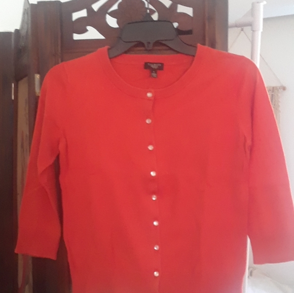 Talbots 3/4 lenght sleeve cardigan in size petite - Picture 3 of 3